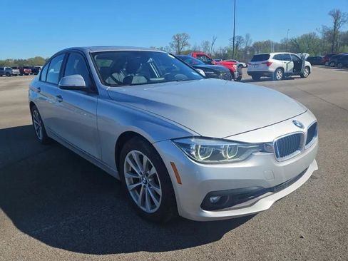 Used 2018 BMW 320i xDrive Sedan w/ Convenience Package AWD/4WD image 2