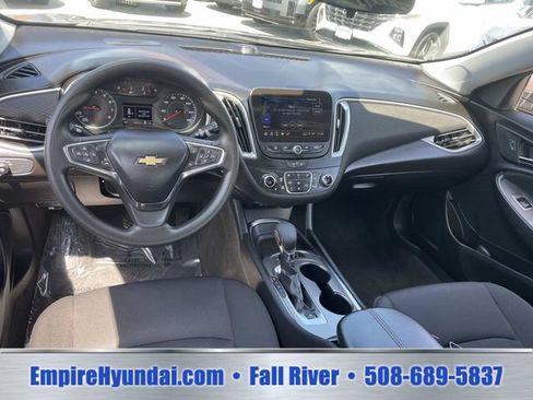 Used 2024 Chevrolet Malibu LT FWD image 15