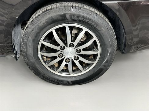 Used 2012 Kia Sedona EX FWD image 11
