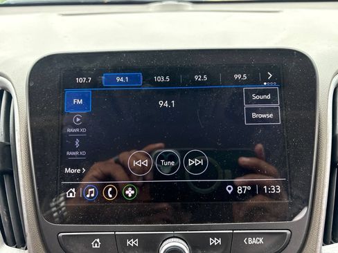 Used 2021 Chevrolet Malibu LS FWD image 19