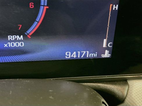 Used 2024 Chevrolet TrailBlazer LT w/ LT Cold Weather Package FWD image 19