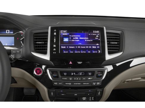 Used 2018 Honda Pilot Touring image 7