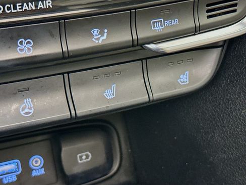 Used 2020 Hyundai Santa Fe Limited image 23