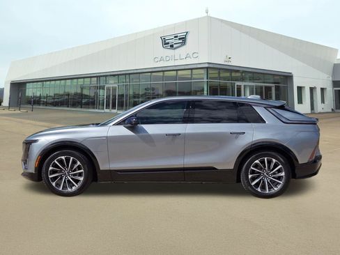Used 2024 Cadillac Lyriq Sport RWD image 3