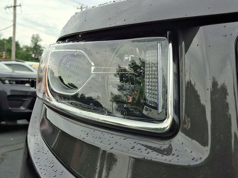 Used 2015 Jeep Grand Cherokee Limited AWD/4WD image 9