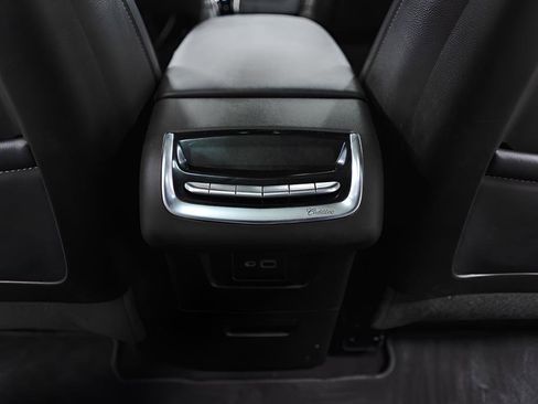 Used 2023 Cadillac XT6 Luxury image 32