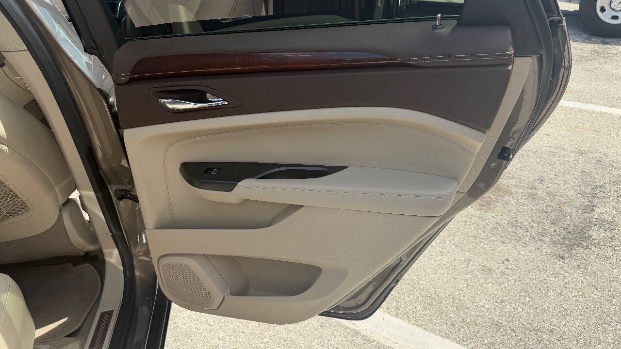 Used 2014 Cadillac SRX Luxury w/ Driver Awareness Package FWD image 21