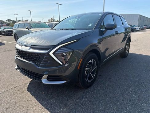 Certified 2025 Kia Sportage LX AWD/4WD image 9