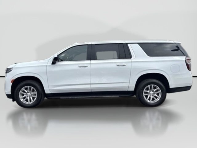 Used 2022 Chevrolet Suburban LS AWD/4WD image 2