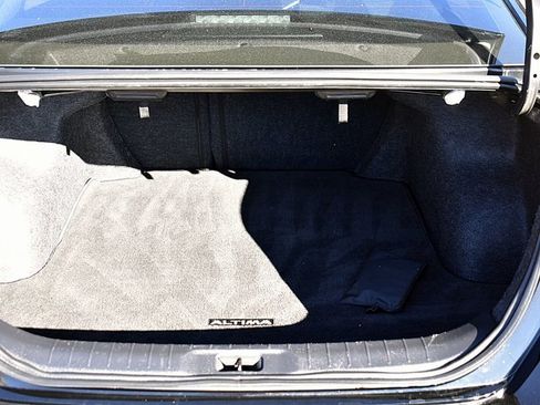 Used 2024 Nissan Altima 2.5 SV w/ SV Premium Package image 14