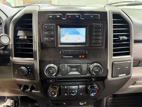 Used 2017 Ford F250 XL w/ STX Appearance Package AWD/4WD image 22
