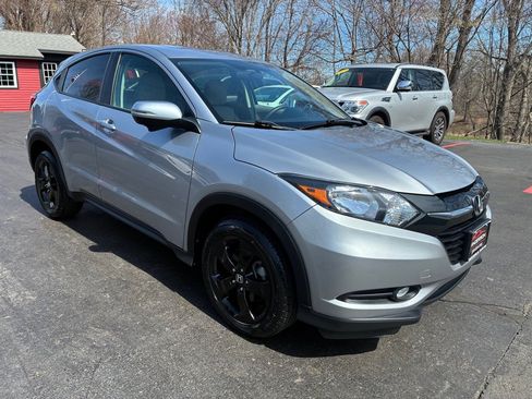 Used 2018 Honda HR-V EX image 6