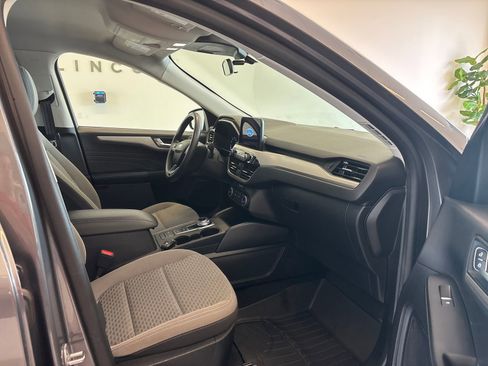 Used 2021 Ford Escape SE FWD image 6