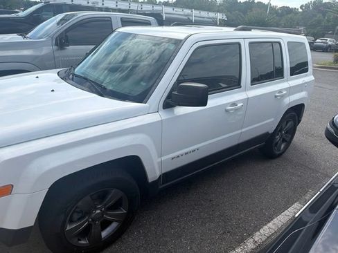 Used 2015 Jeep Patriot High Altitude FWD image 4