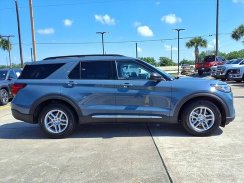 Used 2025 Ford Explorer Active RWD image 8