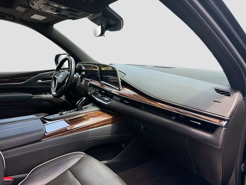 Used 2024 Cadillac Escalade Premium Luxury AWD/4WD image 15