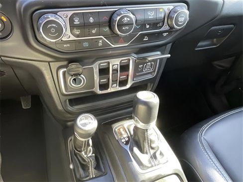 Used 2022 Jeep Wrangler Unlimited Sahara w/ Cold Weather Group image 18