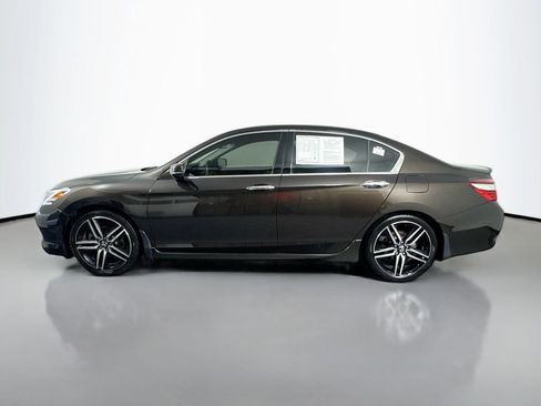 Used 2017 Honda Accord Touring image 8