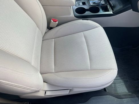 Used 2019 Subaru Outback 2.5i image 17