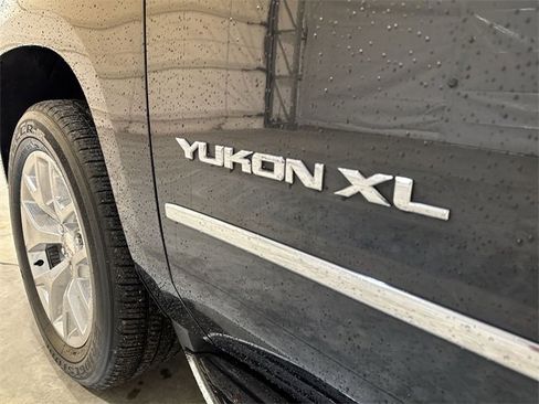 Certified 2020 GMC Yukon XL SLT w/ Open Road Package image 32
