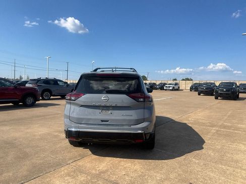 Certified 2025 Nissan Rogue Platinum FWD image 21