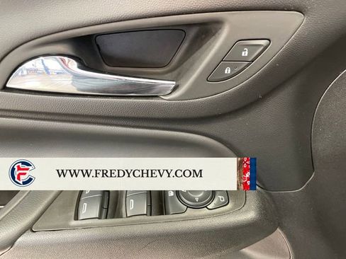 Used 2024 Chevrolet Equinox LT FWD image 11