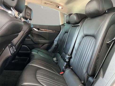 Used 2017 Maserati Levante w/ Luxury Package image 11