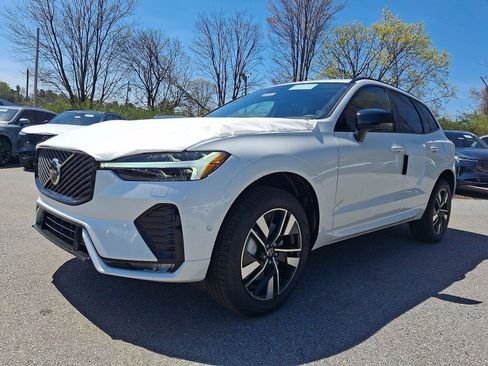 New 2026 Volvo XC60 B5 Plus w/ Climate Package AWD/4WD image 2
