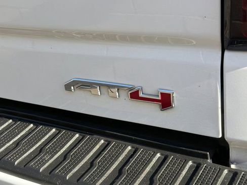 Used 2021 GMC Sierra 1500 AT4 w/ Off-Road Performance Package AWD/4WD image 6