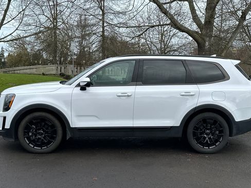 Used 2021 Kia Telluride EX w/ EX Premium Package image 5