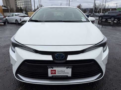 Certified 2024 Toyota Corolla XLE image 3