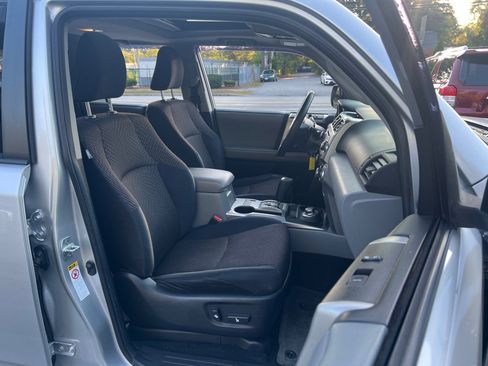 Used 2013 Toyota 4Runner SR5 w/ Convenience Pkg image 17