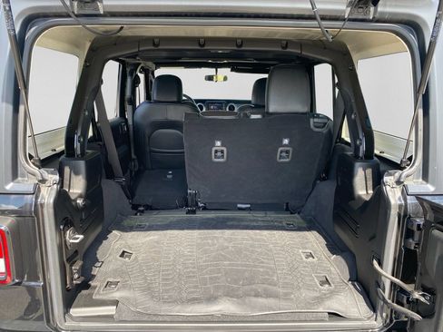 Used 2021 Jeep Wrangler Unlimited Sahara AWD/4WD image 25