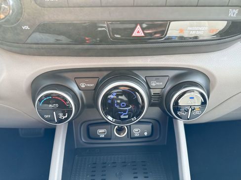 New 2026 Hyundai Venue SEL image 19