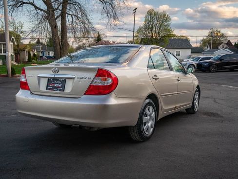 Used 2004 Toyota Camry LE FWD image 9