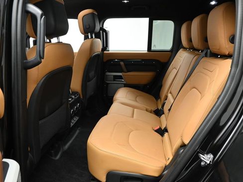 Used 2024 Land Rover Defender 130 S image 15
