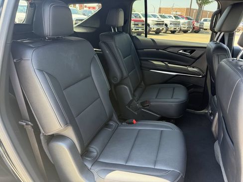 Used 2025 Chevrolet Traverse LT AWD/4WD image 27