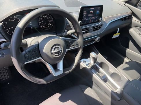 New 2026 Nissan Altima 2.5 SV FWD image 10