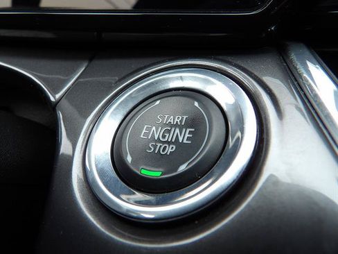Used 2024 Chevrolet Trax ACTIV w/ Sunroof Package FWD image 21