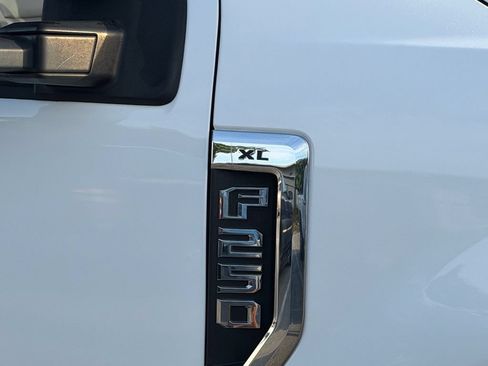 Used 2020 Ford F250 XL w/ Power Equipment Group RWD image 10