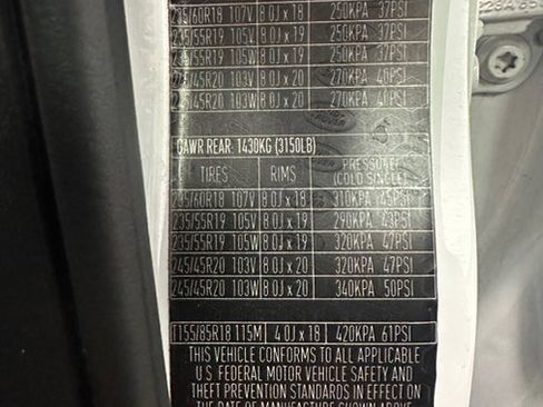 Used 2018 Land Rover Discovery Sport HSE image 59