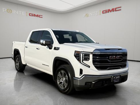 Used 2025 GMC Sierra 1500 SLT image 1