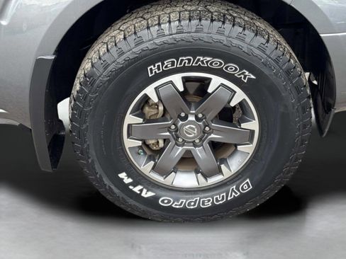 Used 2019 Nissan Frontier PRO-4X image 9