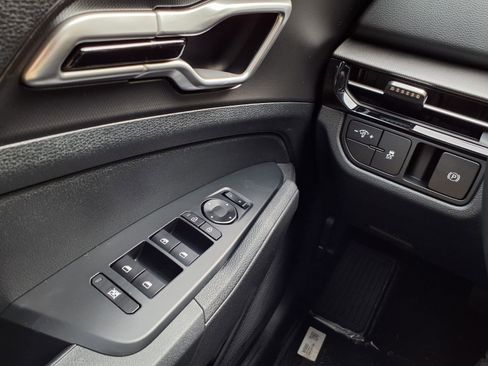 New 2026 Kia Sportage LX image 12