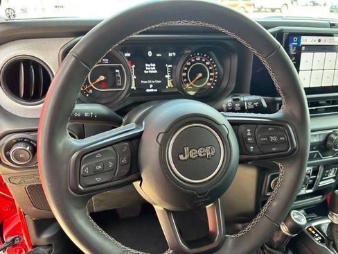 Used 2025 Jeep Wrangler Unlimited Sport AWD/4WD image 8