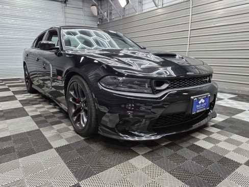 Used 2022 Dodge Charger Scat Pack w/ Plus Group RWD image 4
