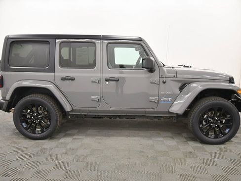 Used 2023 Jeep Wrangler Unlimited Sahara image 9