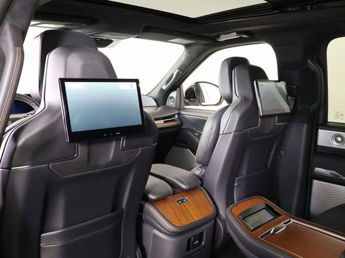 New 2025 Lincoln Navigator Black Label image 16