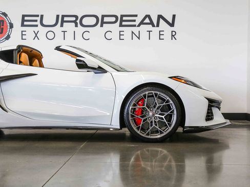 Used 2025 Chevrolet Corvette ZR1 w/ Battery Protection Package RWD image 16