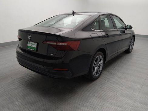 Used 2024 Volkswagen Jetta SE FWD image 9